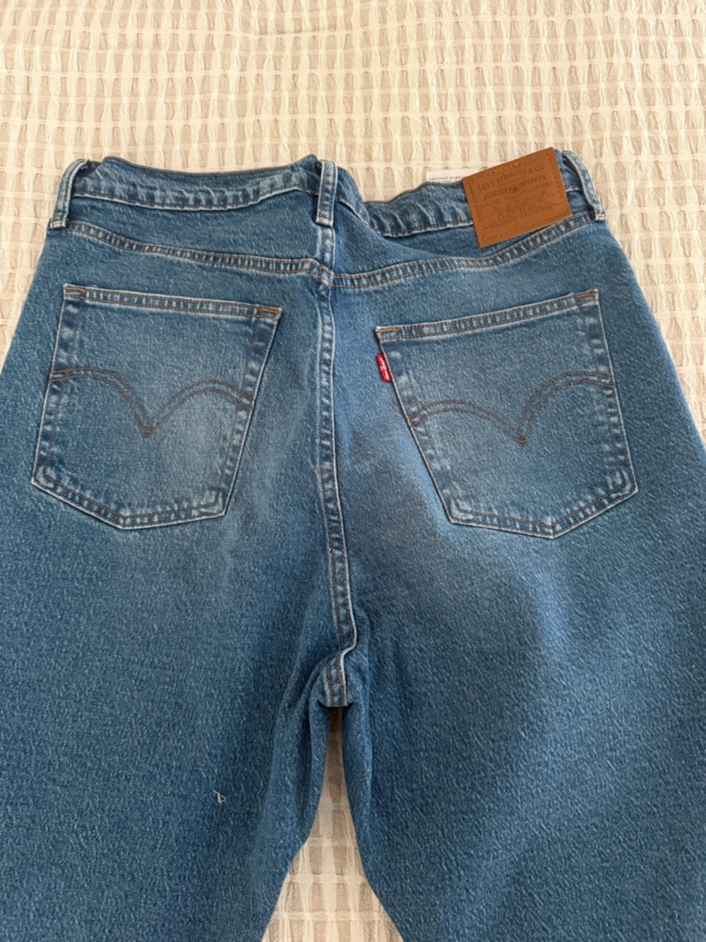 Levi's Ribcage Crop Boot - Picture 3 of 5